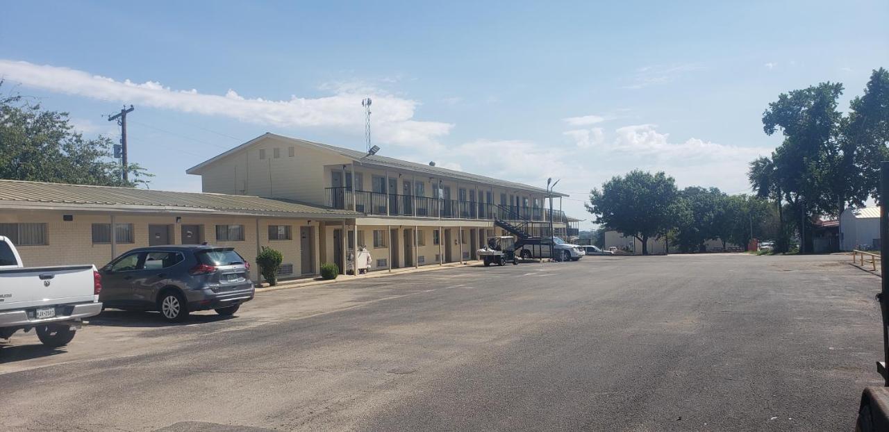 Gold Key Inn Brady Zewnętrze zdjęcie
