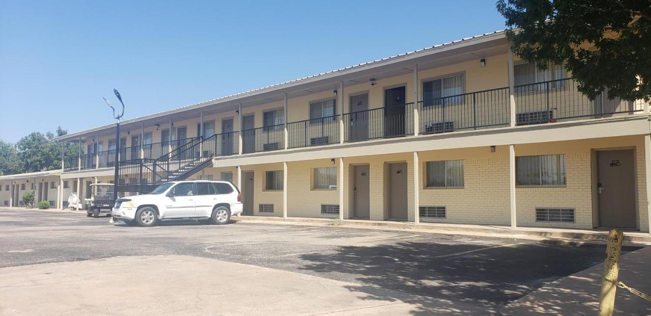 Gold Key Inn Brady Zewnętrze zdjęcie